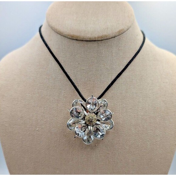 Vintage Walter Lampl 12K White Gold Filled Clear Crystal Flower Brooch Pendant - Picture 15 of 16